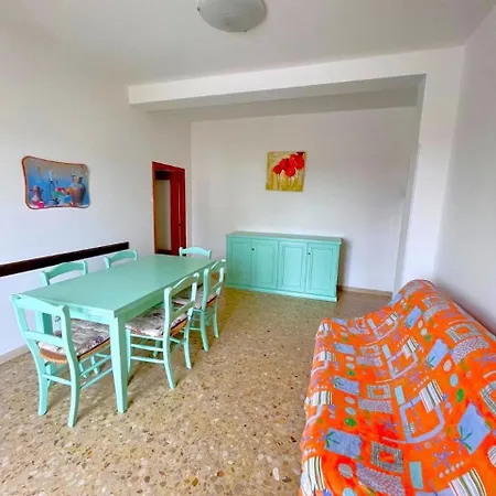 Trilo Marino Con Posto Auto Nel Centro Di Апартаменты *