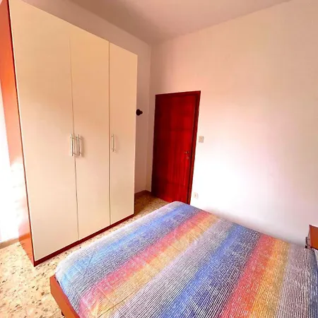 Trilo Marino Con Posto Auto Nel Centro Di