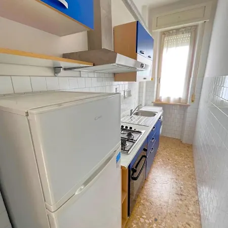 Trilo Marino Con Posto Auto Nel Centro Di Appartement Marcelli